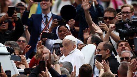 En su mensaje de Pascua, el Papa Francisco clamó por libertad religiosa y paz mundial