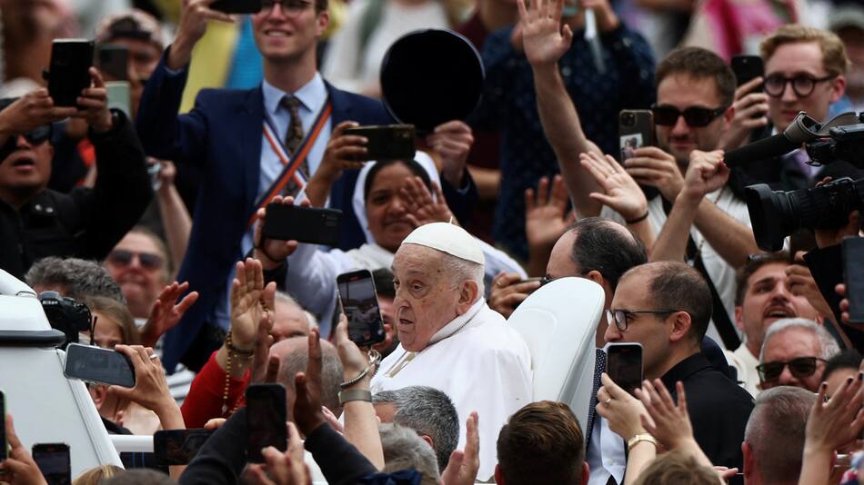 El Papa Francisco celebra la Pascua. Foto: Reuters/Guglielmo Mangiapane.