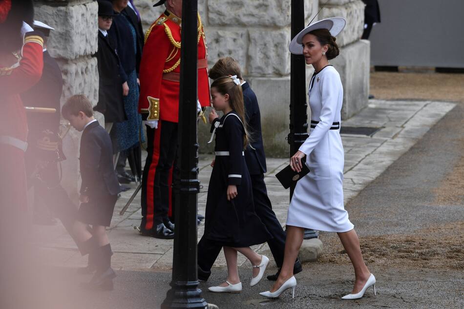 La reaparición pública de Kate Middleton junto a sus hijos. Foto: Reuters.
