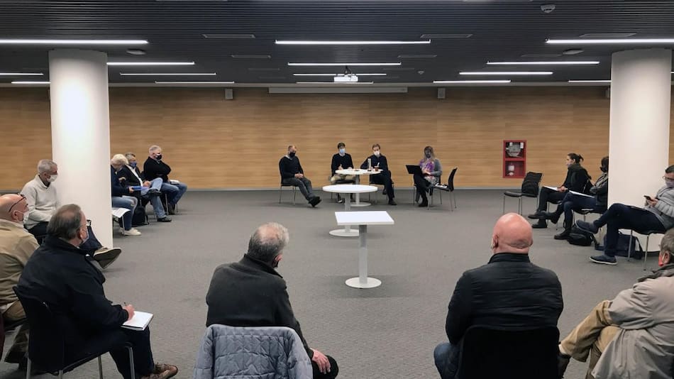 El Ministerio de Educación de la Ciudad cerró esta mañana un nuevo aumento a la paritaria docente, NA