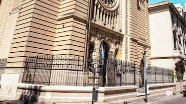 En pleno Microcentro porteño: el Patio de la Reconquista, el lugar que fue clave durante en las Invasiones Inglesas y hoy reabrió al público