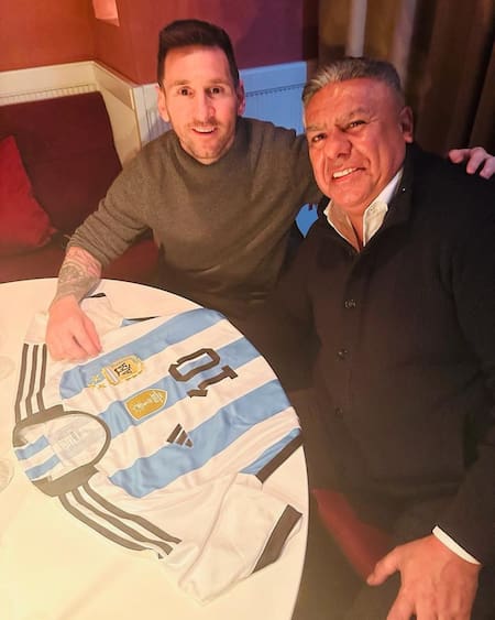 Lionel Messi y Claudio Tapia. Foto: Instagram @chiquitapia.