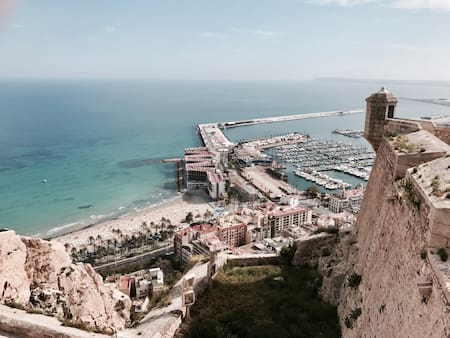 Costas de Alicante, España. Foto: Unsplash