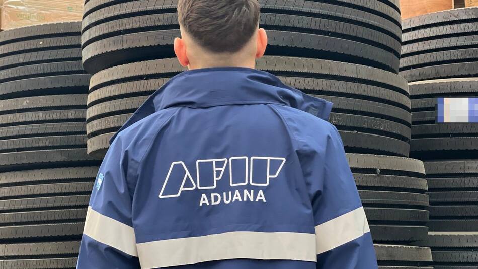 Aduana multó a empresa de neumáticos por sobrefacturar_Aduana