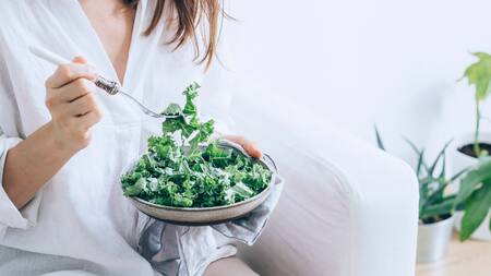 El kale pertenece a la familia botánica brassica oleracea. Foto: Unsplash.