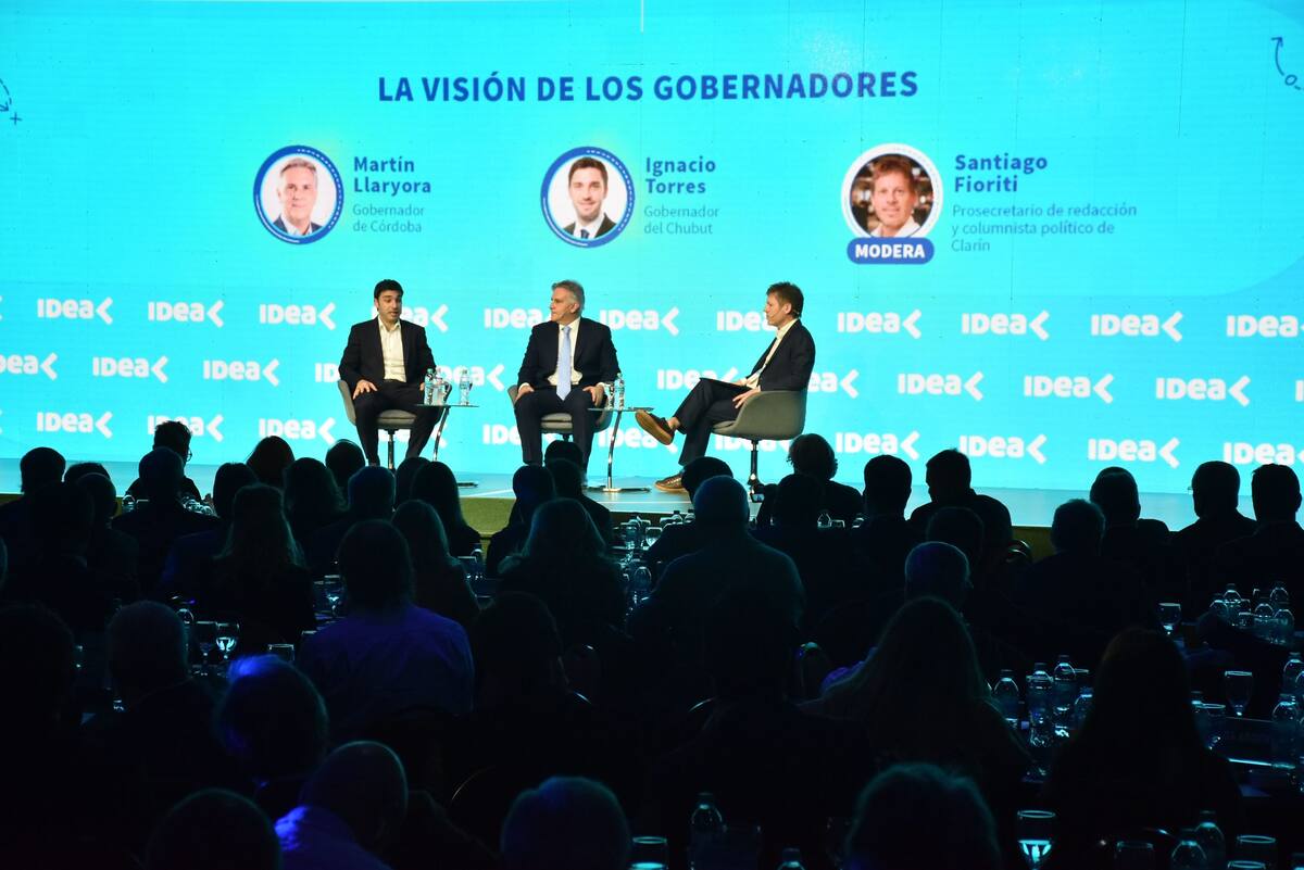 gobernadores en el coloquio de idea
