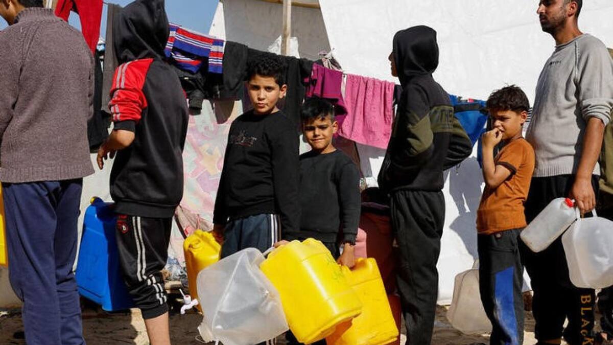 Los habitantes de Gaza dicen que el hambre aumenta, lo que hace temer un éxodo a Egipto. Reuters