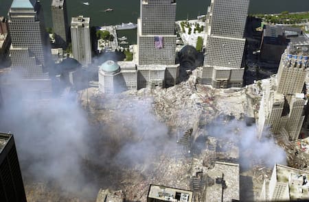 Los daños en las Torres Gemelas después del atentado. Foto: Reuters.