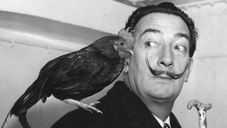 Salvador Dalí en catalogo online con 1.000 obras