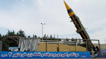 La presentación del nuevo misil balístico de Irán. Foto: Reuters.