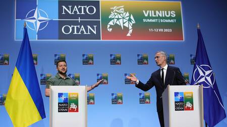 Zelenski y Jens Stoltenberg, OTAN. Foto: EFE