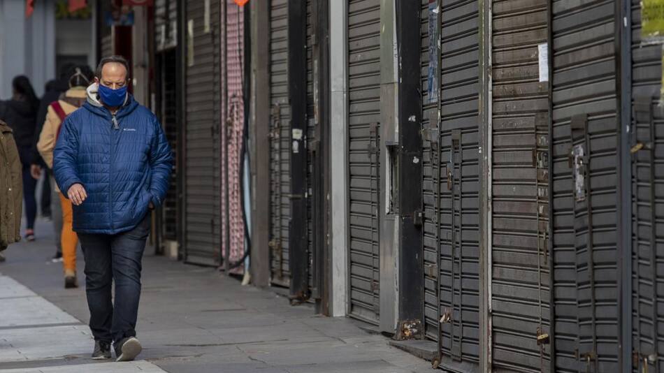 Negocios cerrados, locales cerrados, pandemia, coronavirus en Argentina, NA
