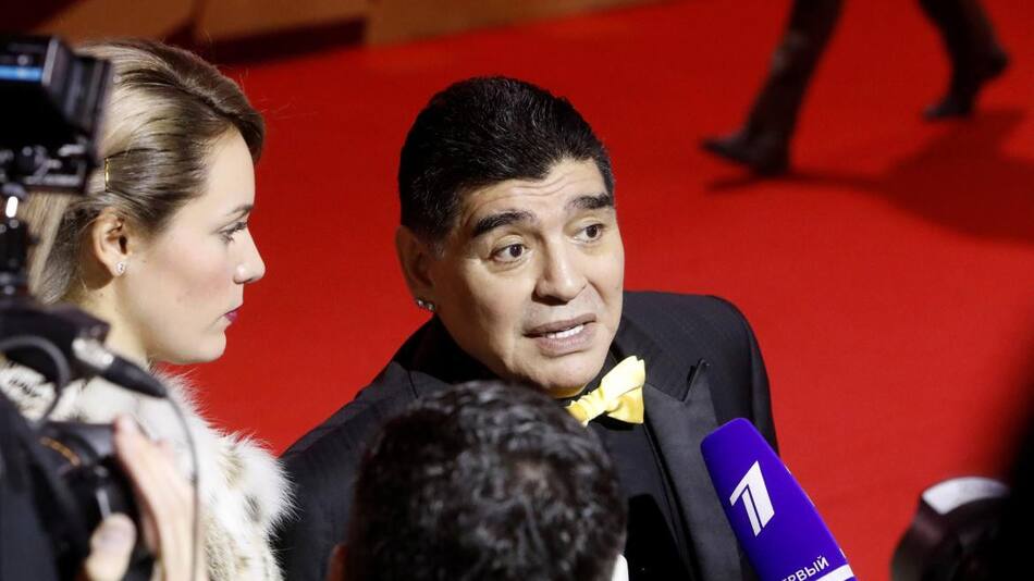 Maradona en el sorteo del Mundial 2018 (Reuters)