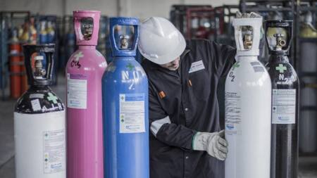 Tubos e oxígeno medicinal, coronavirus en Argentina, NA