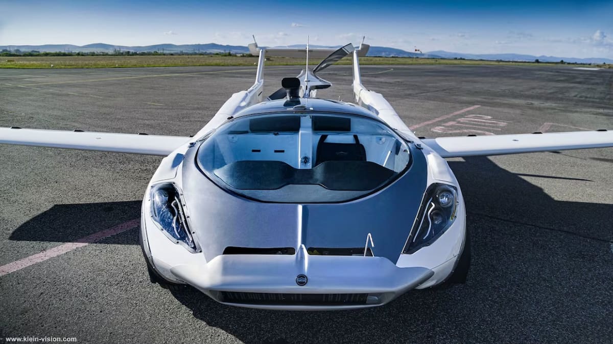 El transporte del futuro: cómo es AirCar, el auto volador que puede alcanzar hasta 250 kilómetros por hora