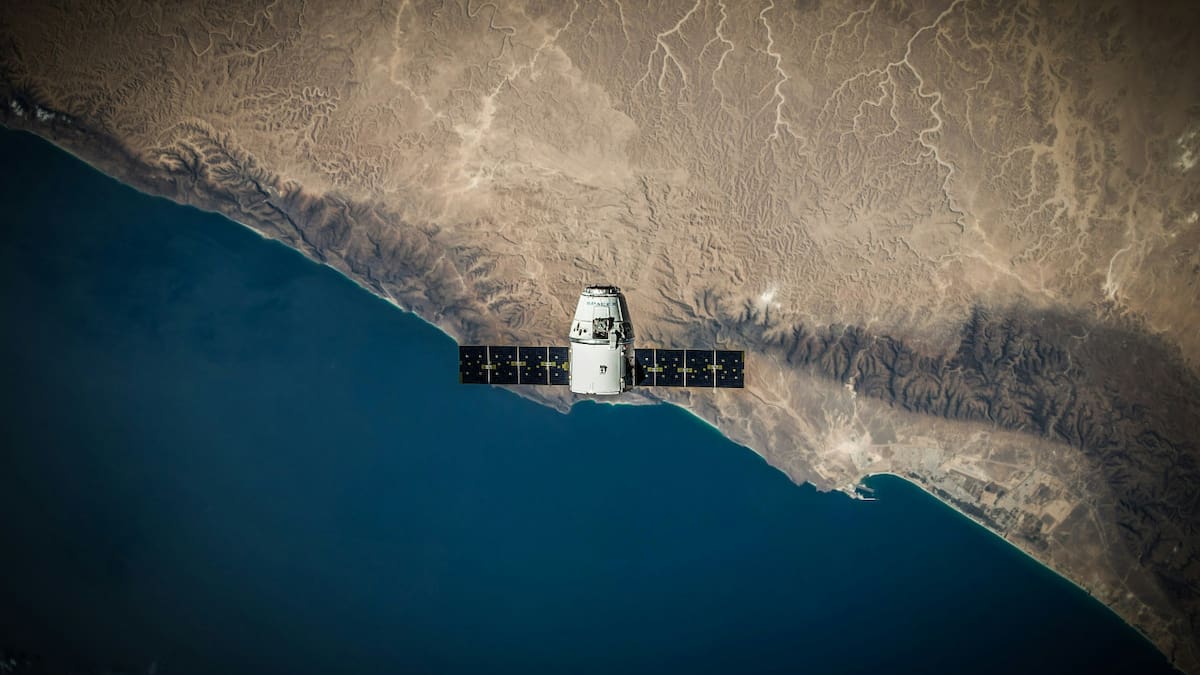 Satélite. Foto: Unsplash