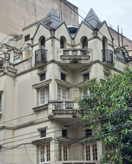 El edificio húngaro en Almagro. Fuente: Facebook / Cúpulas de Buenos Aires