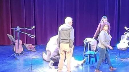 Víctor Laplace se desmayó en pleno escenario. Foto: Pilar Smith.