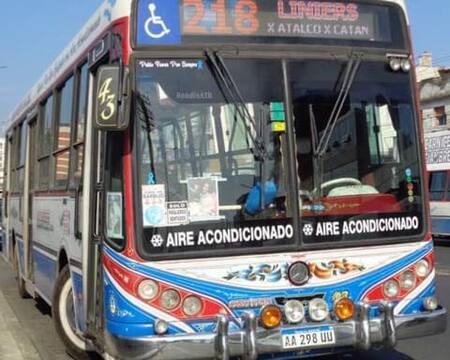 Un chofer de la línea 218 fue agredido en la noche del jueves. Foto: X.