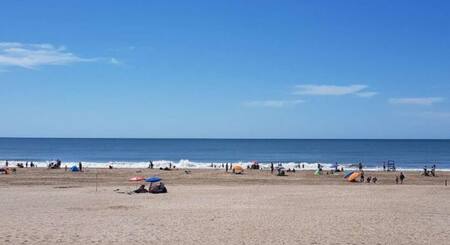 Playa de la localidad bonaerense de Aguas Verdes, foto NA
