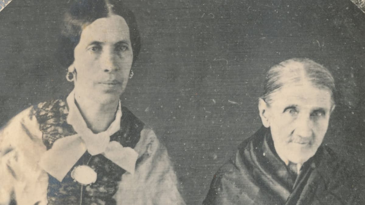 Procesa junto a su mamá, Paula