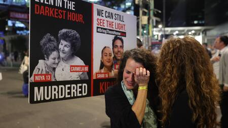 Familiares de rehenes. Foto: EFE.