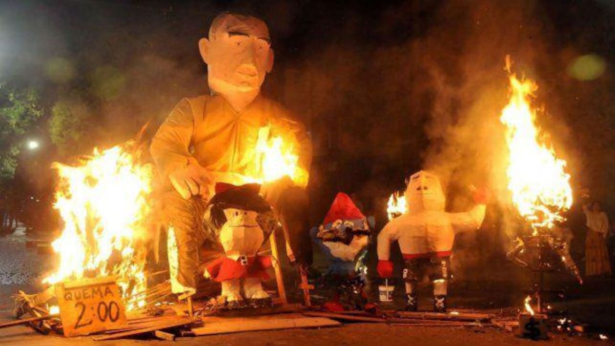 Realizarán la tradicional quema de muñecos con Maradona como personaje más elegido
