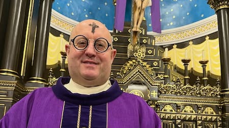 El cura DJ Padre Guilherme realizará un homenaje al papa Francisco con un show gratis: cuándo y dónd