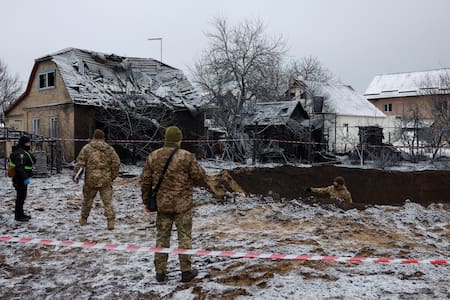 Guerra Rusia-Ucrania: cuatro civiles muertos y nueve heridos tras un bombardeo ruso de Jersón. Foto: Reuters