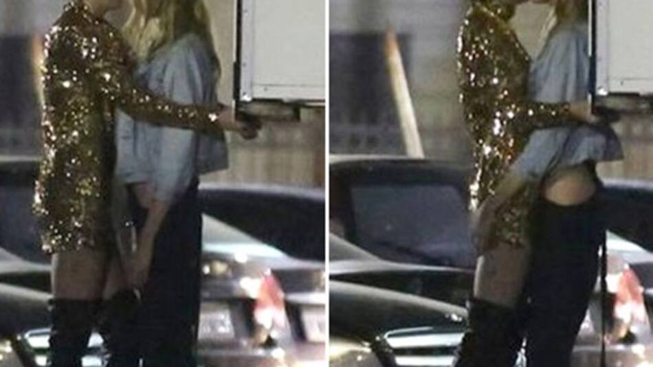 Miley Cyrus con Stella Maxwell