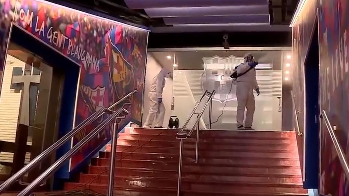 Desinfección total por coronavirus en el Camp Nou antes de partido Barcelona-Leganés