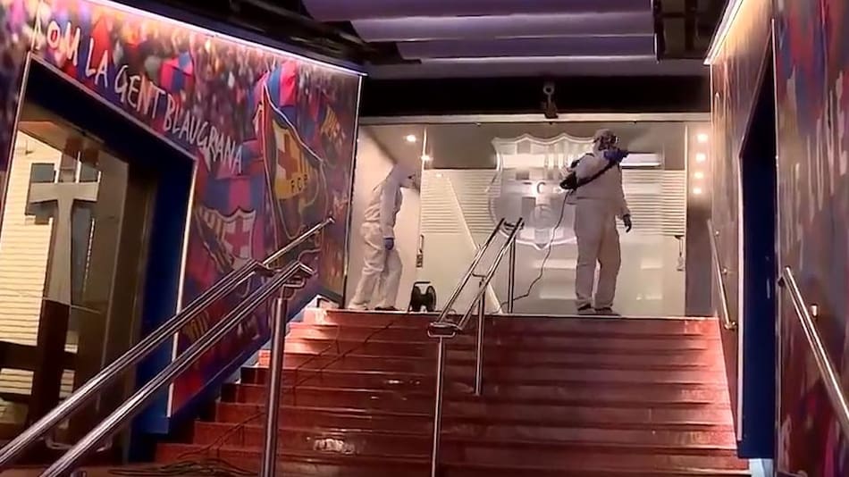 Desinfección total en el Camp Nou antes de partido entre Barcelona y Leganés
