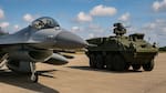Modernización militar argentina: F-16 y Stryker impulsan un cambio estratégico de la mano de EEUU