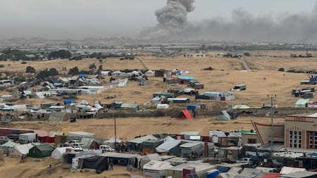 Avance de artillería israelí en Rafah. Foto: Reuters.