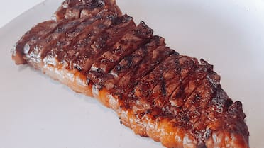 Sabores de la región: los países de Sudamérica que se llevaron premios al mejor bife en el Campeonato Mundial de Carnes premió