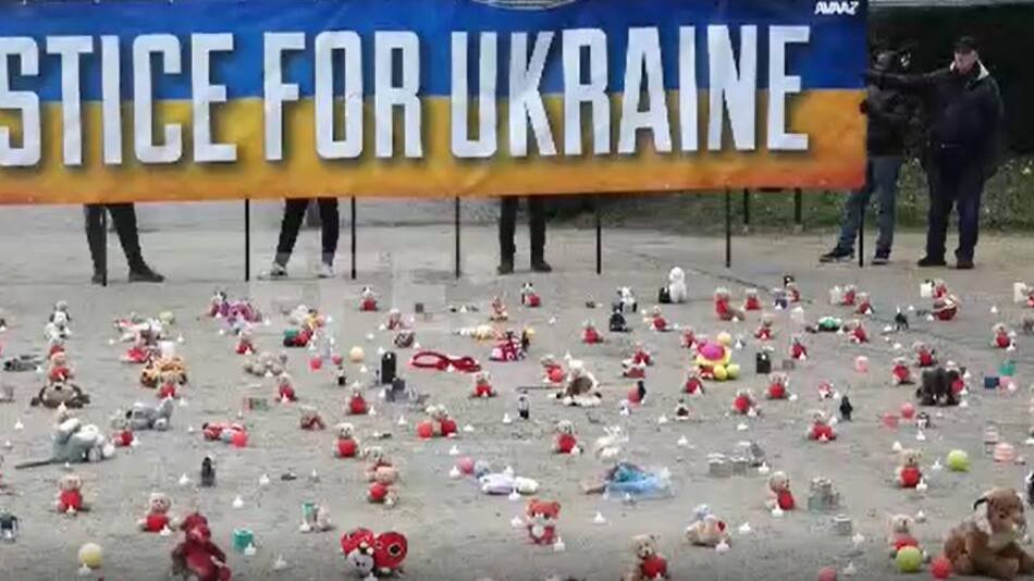 Protesta con peluches en Ucrania_Reuters