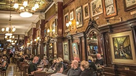Avenida de Mayo, Café Tortoni, turismo, Buenos Aires