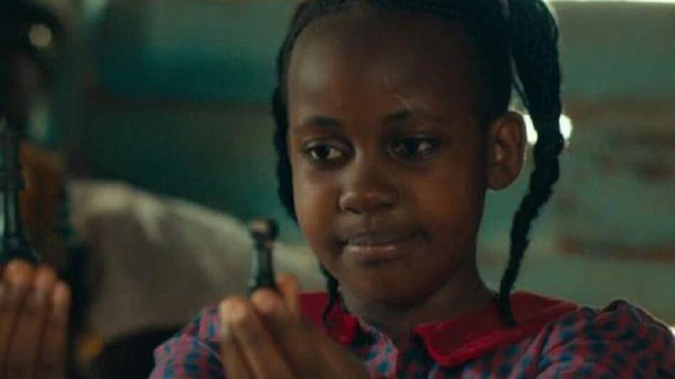 Nikita Pearl Walingwa hizo de Gloria en la película “La reina de Katwe”
