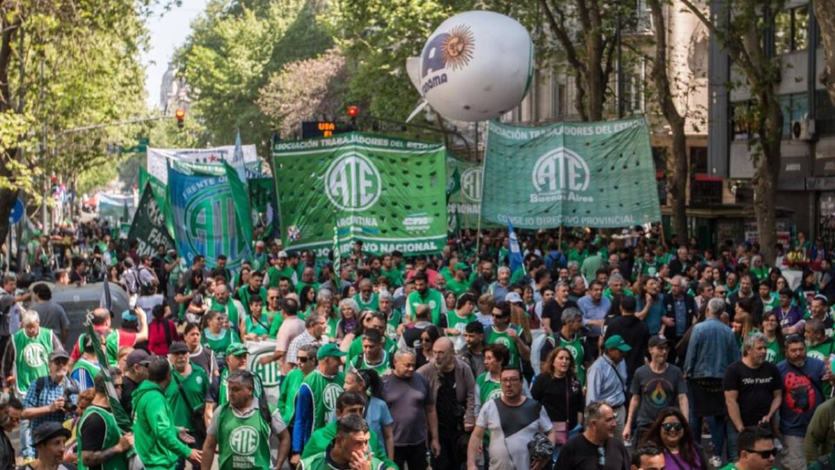 El día de hoy la Asociación de Trabajadores del Estado (ATE) hace un paro nacional contra la Reforma Laboral del Gobierno. Qué servicios no funcionan.