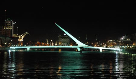 Puente de la Mujer en Puerto Madero. Foto NA.