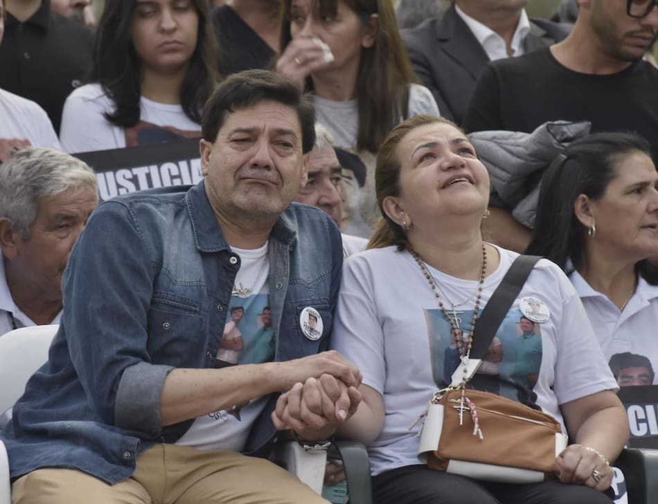 Padres de Fernando Báez Sosa en el acto en Dolores. Foto: NA.