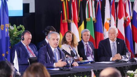 Alberto Fernández en la sesión plenaria de la CELAC y la Unión Europea. Foto: Telam.