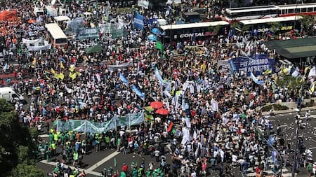 La CGT se moviliza por medidas del gobierno y anuncia un paro nacional (Mario Quinteros)