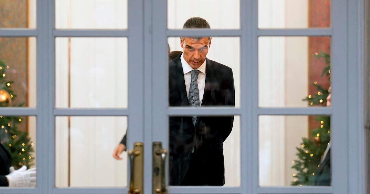 Pedro Sánchez enfrenta crisis política por nueve casos de corrupción en su octavo año de gobierno Pedro Sánchez enfrenta crisis política por nueve casos de corrupción en su octavo año de gobierno