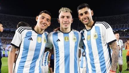 Nahuel Molina, Lisandro Martínez y "Cuti" Romero. Foto: Instagram @cutiromero2.