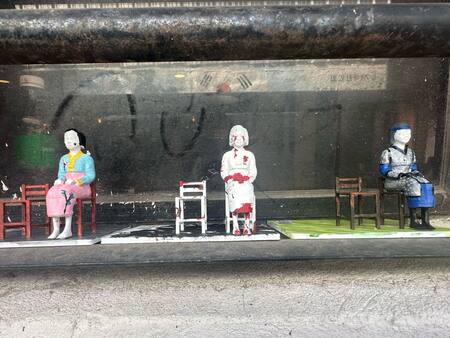 Instalación en memoria de la "Mujeres de consuelo" en el Barrio Coreano de Flores, en CABA. Foto: Gentileza Pilar Álvarez