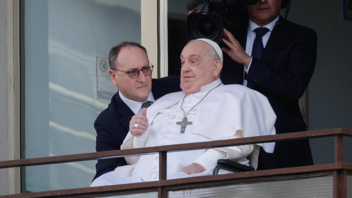 Saludo del papa Francisco. Foto: EFE/GIUSEPPE LAMI