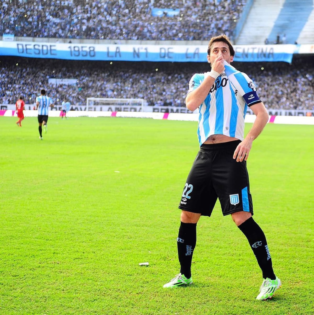 Diego Milito en Racing. Foto: Instagram.