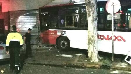 Choque de colectivos en Parque Patricios. Foto: https://twitter.com/EmergenciasBA