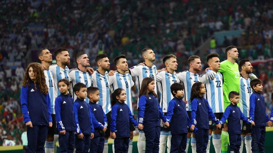 Camiseta titular Argentina vs. Australia; Qatar 2022. Foto: Reuters.